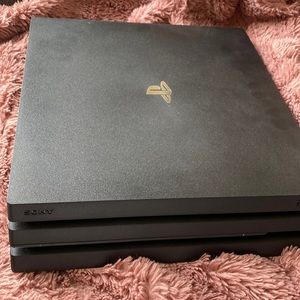Playstation 4 Pro Model CUH-7215B